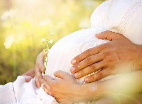 怀孕期间孕妇容易情绪化的主要原因及调整方法