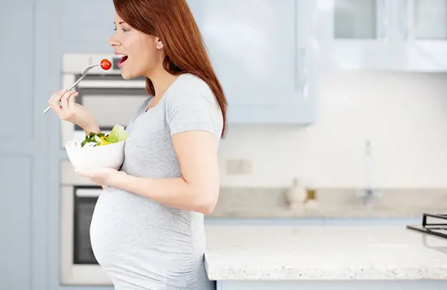 孕期饮食有禁忌，这三类食物少吃或不吃