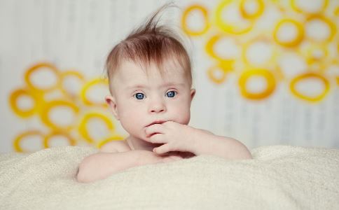 婴儿饮食发烧有什么症状？