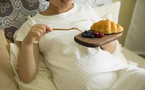 怀孕初期吃什么对胎儿好？